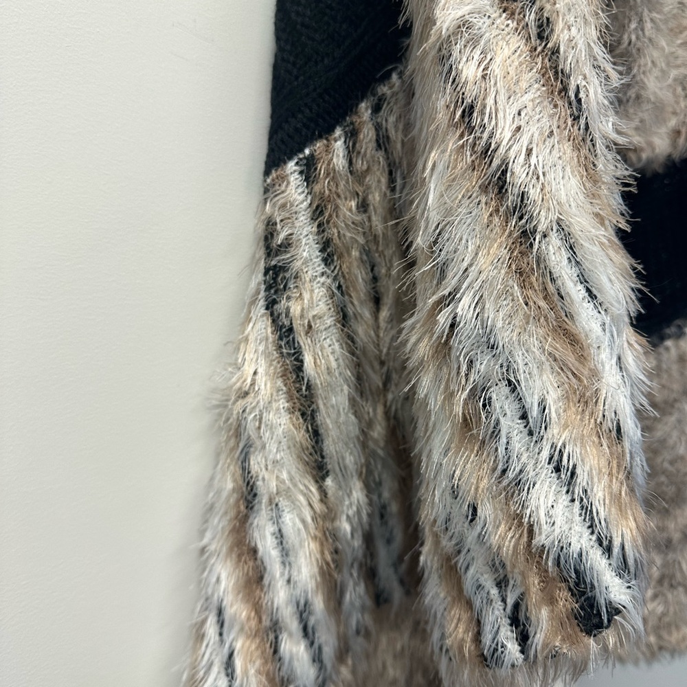 Plus size vest - Picture 3 of 5